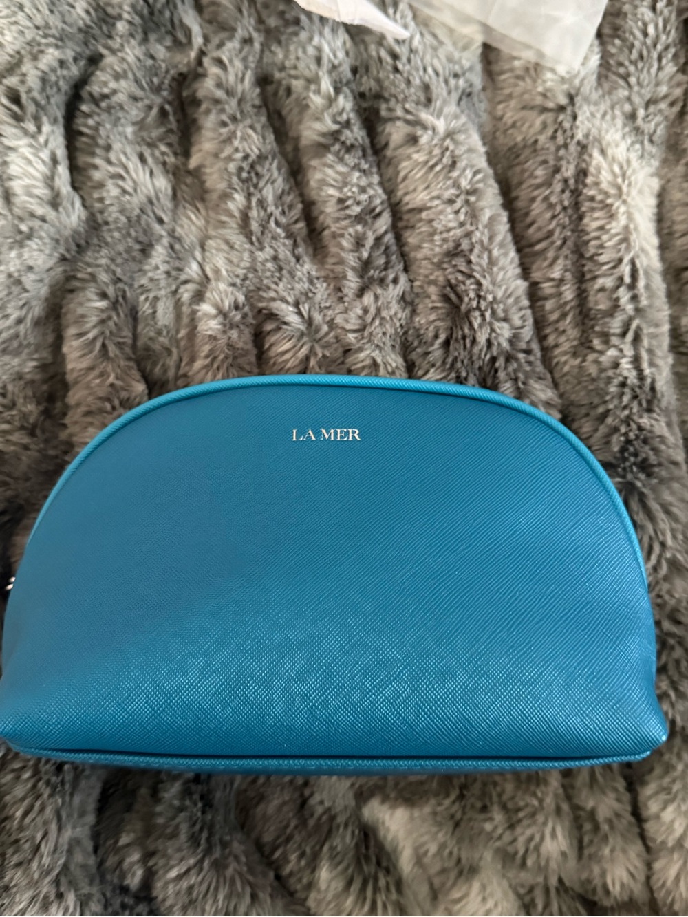 La Mer 4-Piece Hydration Skincare Set with Blue Cosmetic Pouch - Picture 4 of 15